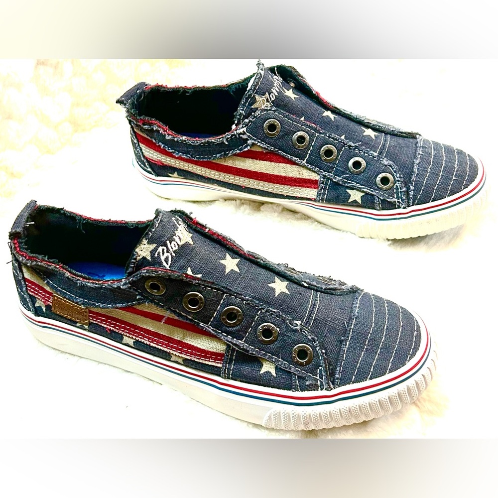 Blowfish Malibu Distressed USA Flag Stars Blue Slip On Sneakers women’s size 8